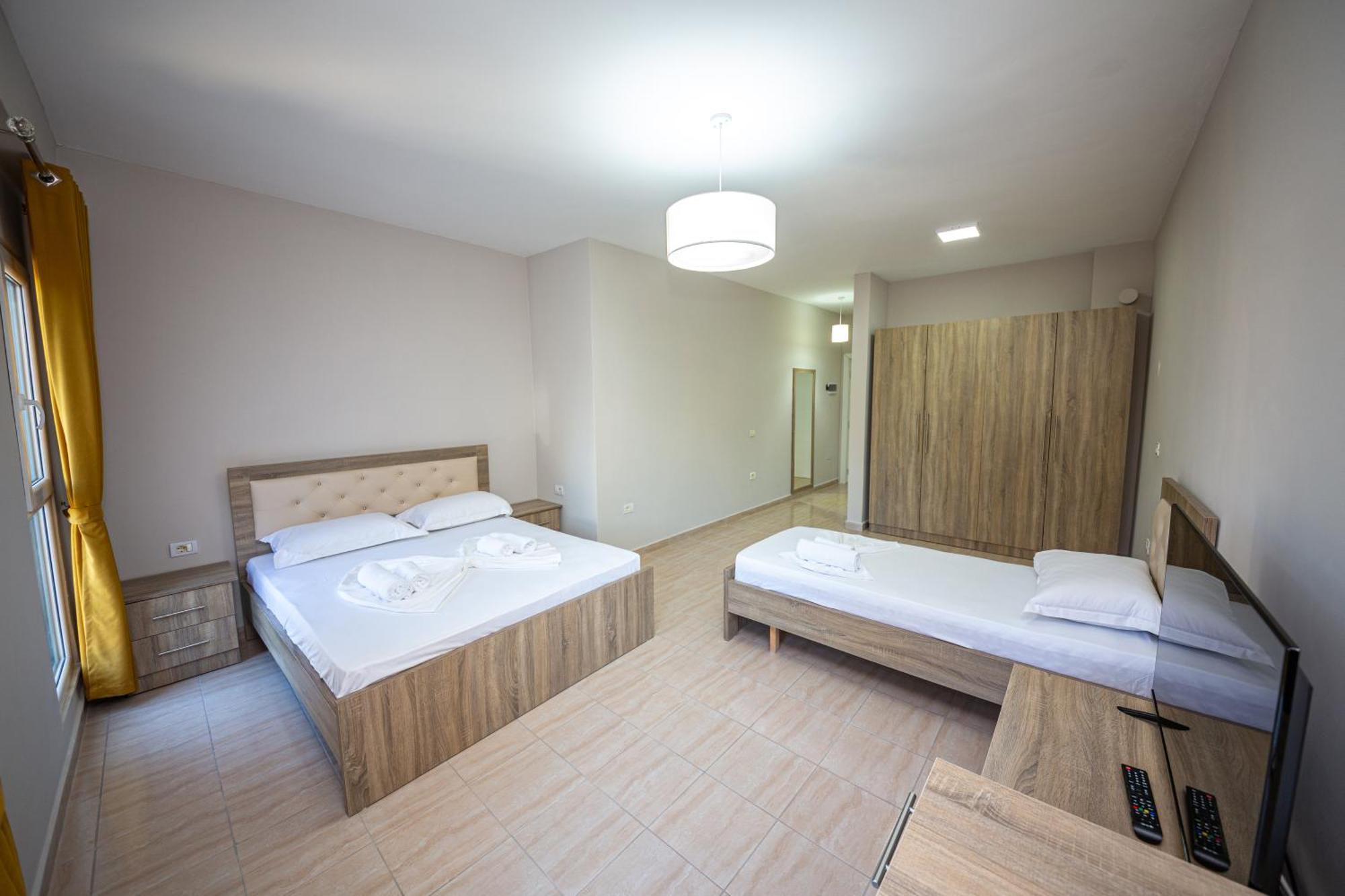 Ponari S Hotel Kryemedhej Room photo